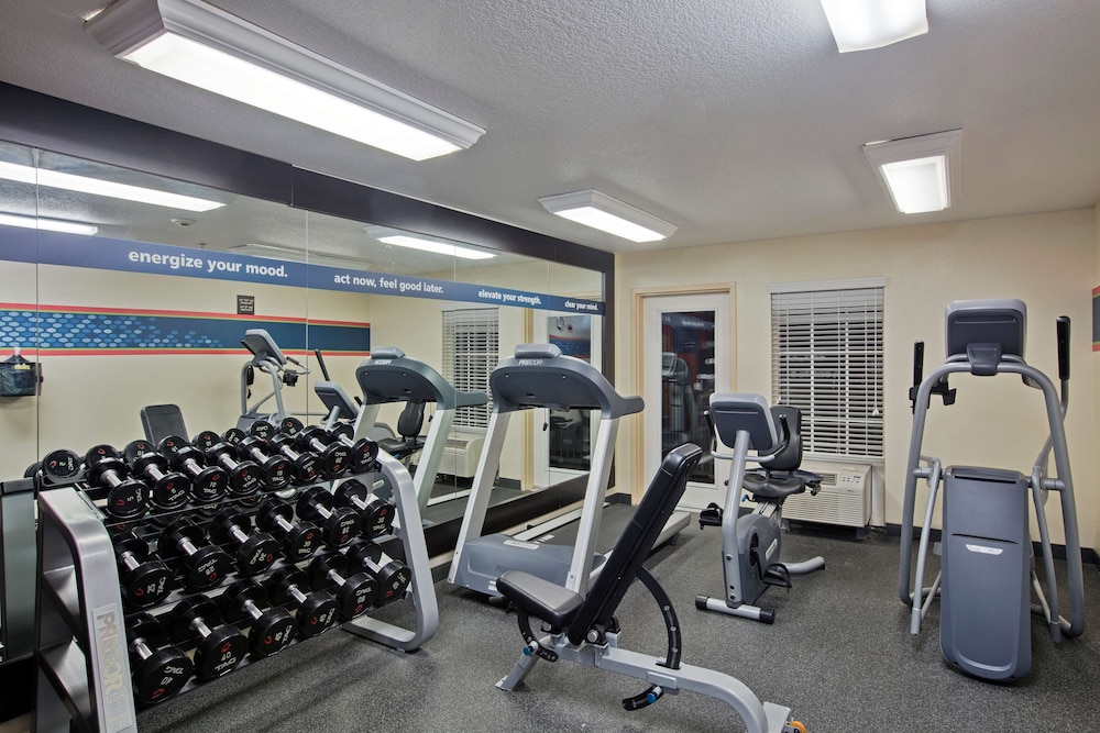 Hampton Inn and Suites Hermosa Beach 27/43