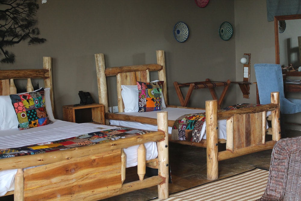 WAG HILL LODGE AND SPA 3/81