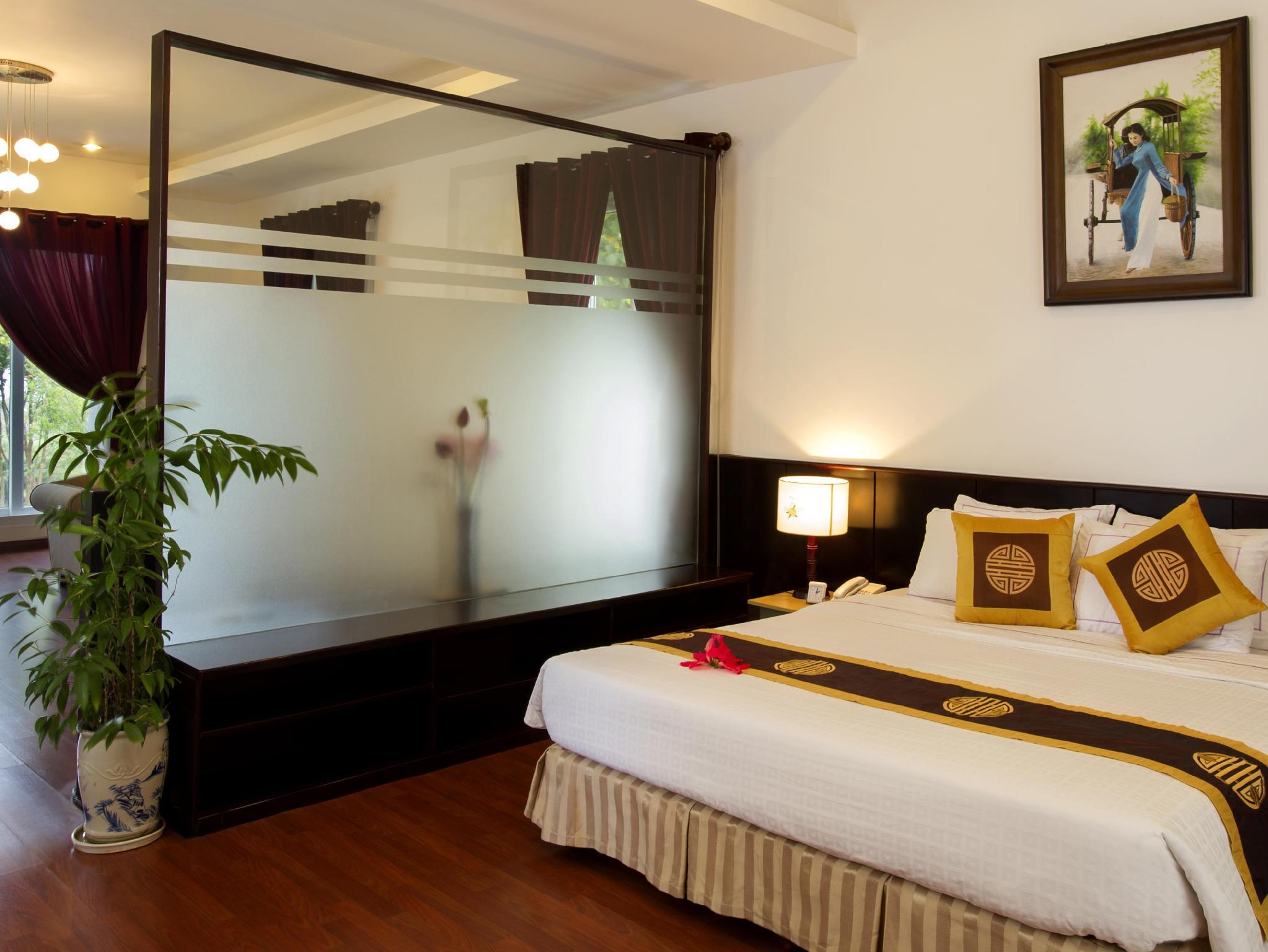 4 Bedrooms, Pool, Villa