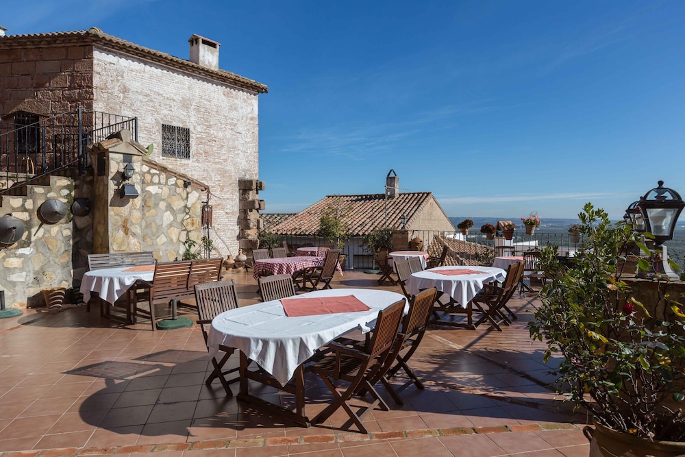 Palacio Guzmanes Hospederia Rural 58/64