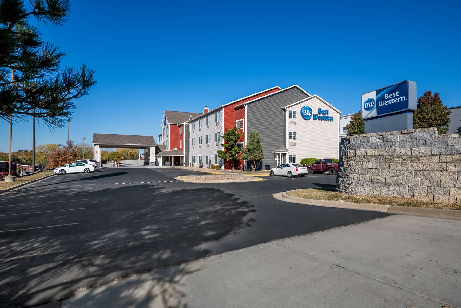 Best Western Worlds Of Fun Inn & Suites 41/41