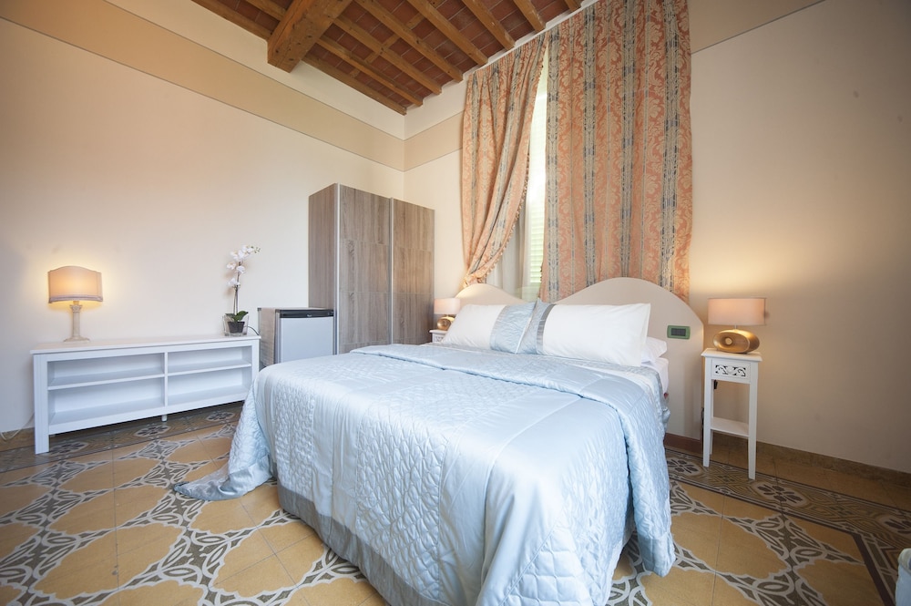 غرفة بسرير مزدوج، Lucca Relais 7/10