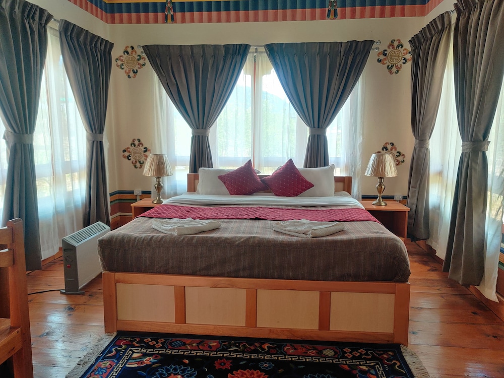 JUNIOR, QUEEN BED