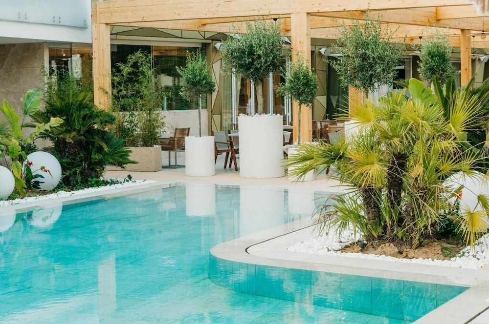 Elite Bay Hotel Lalez Durres 34/41