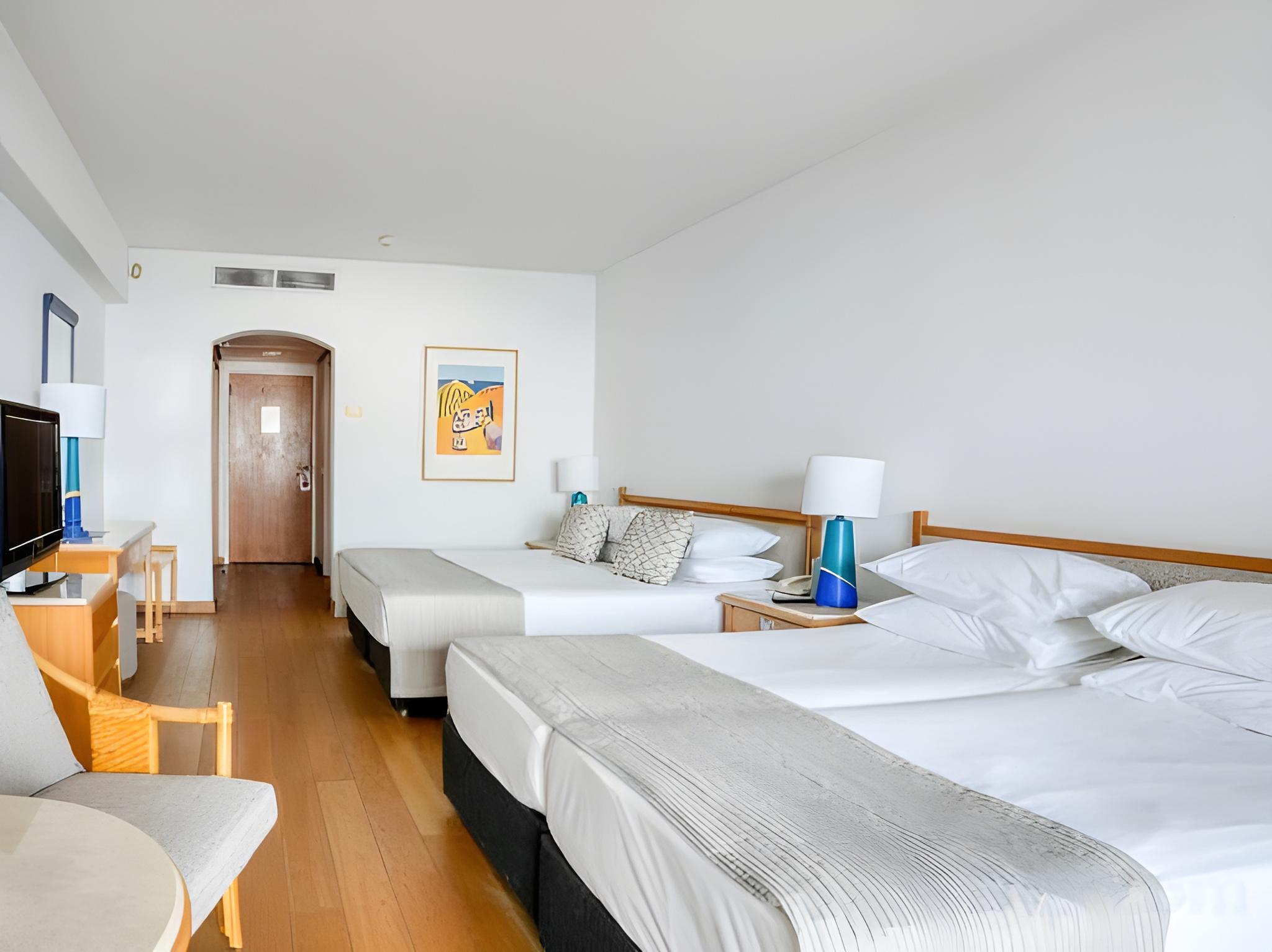 Studio, Quadruple, 2 King Beds, Sea View
