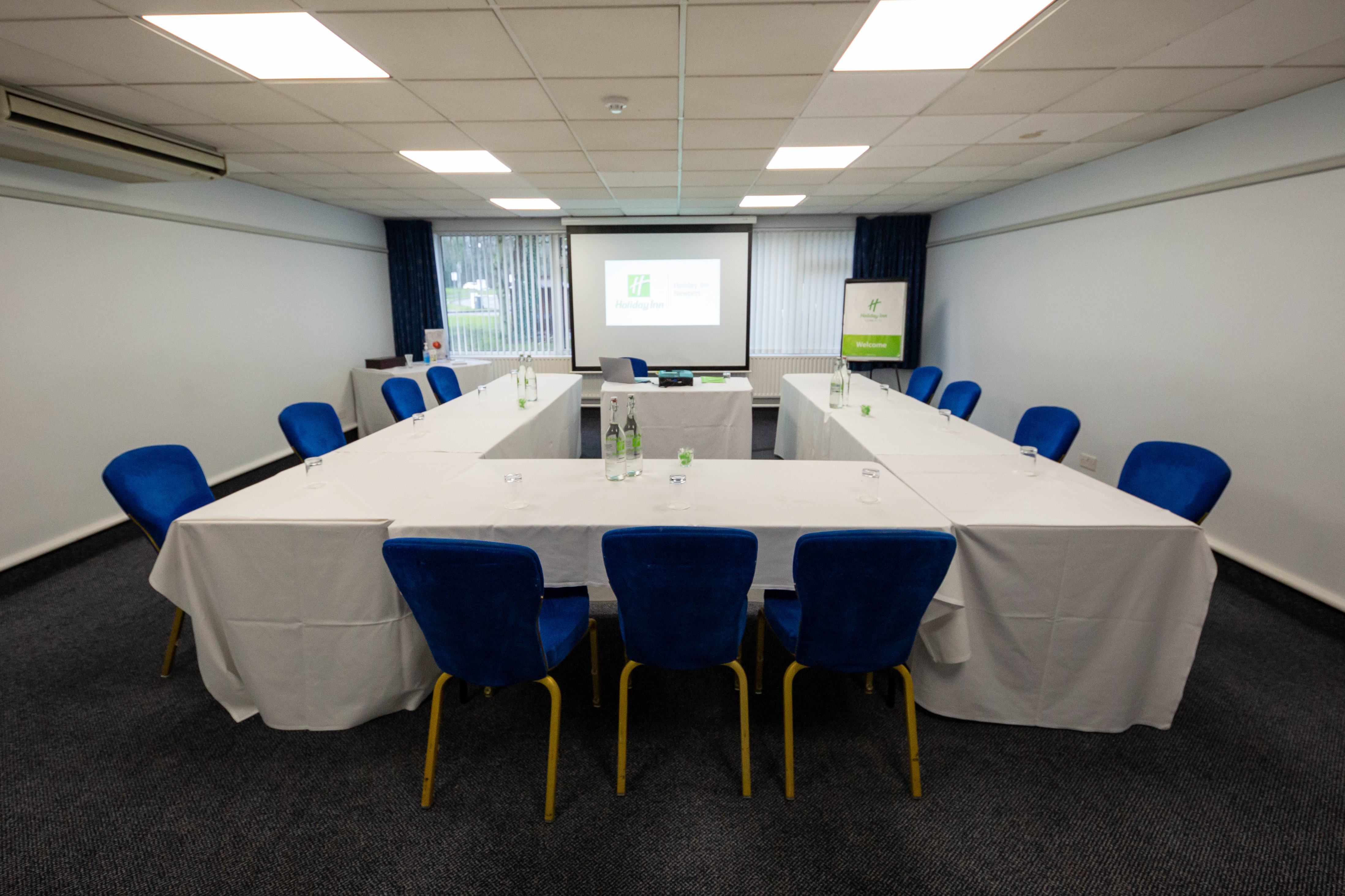 Holiday Inn Newport 35/46