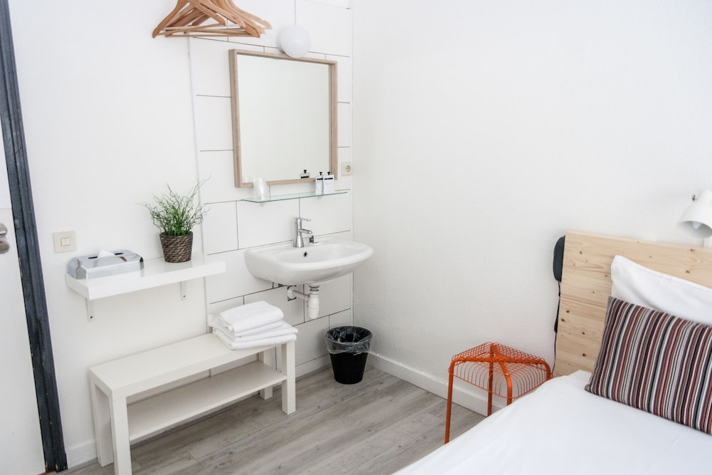 Hotel Beez NO.106 43/45