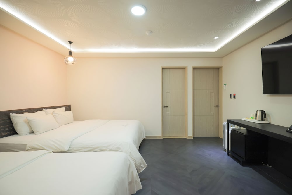 Vip Hotel Mok-Po 28/59