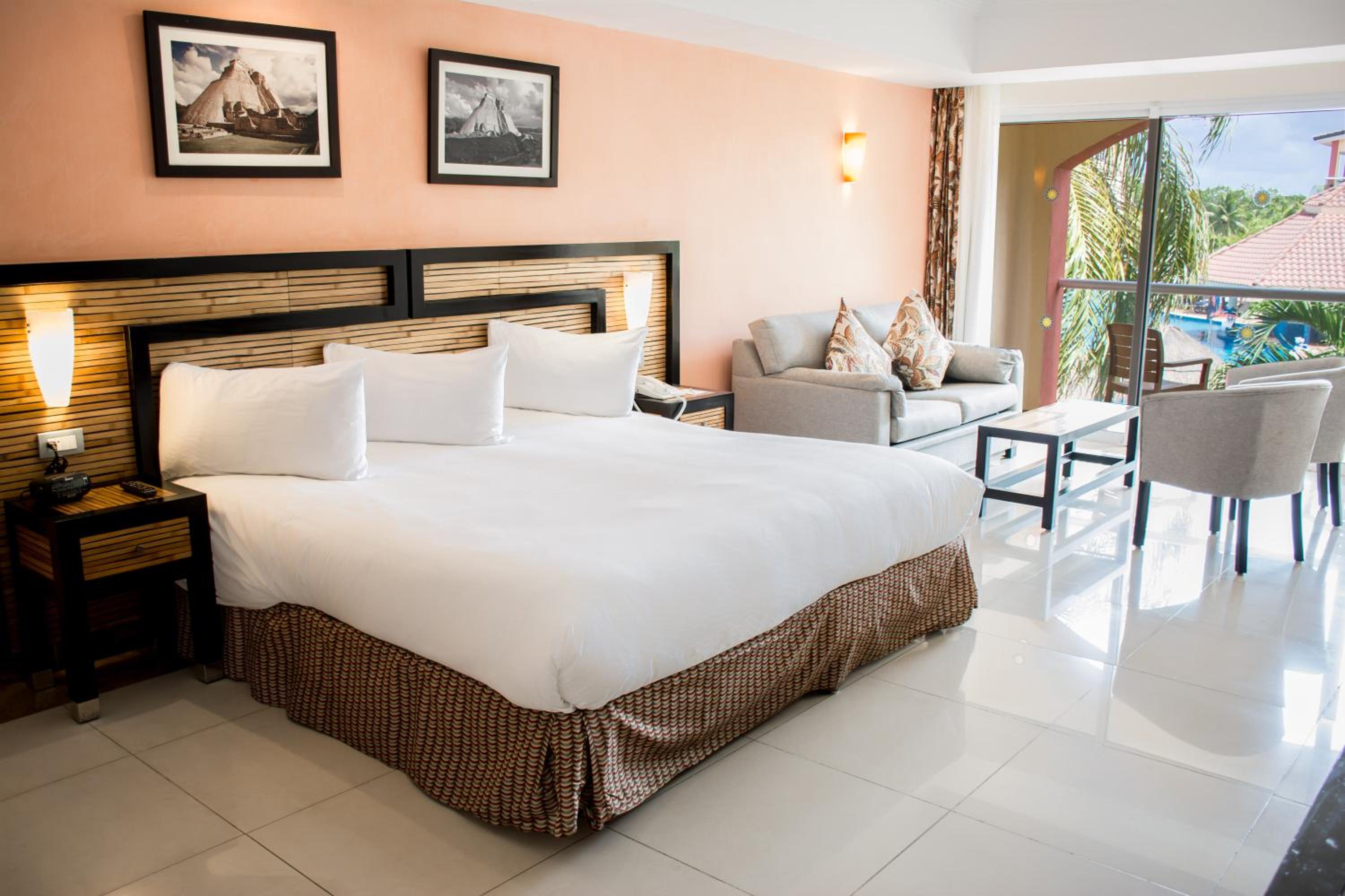 Riviera, Junior Suite, Family, Queen Bed