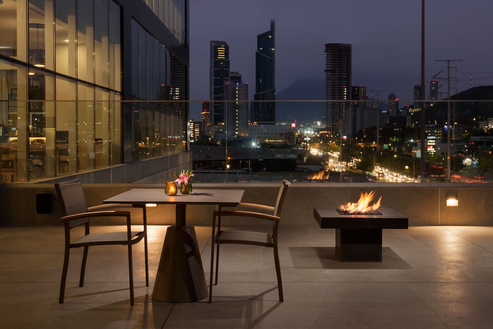Hyatt Place Monterrey Valle 15/18