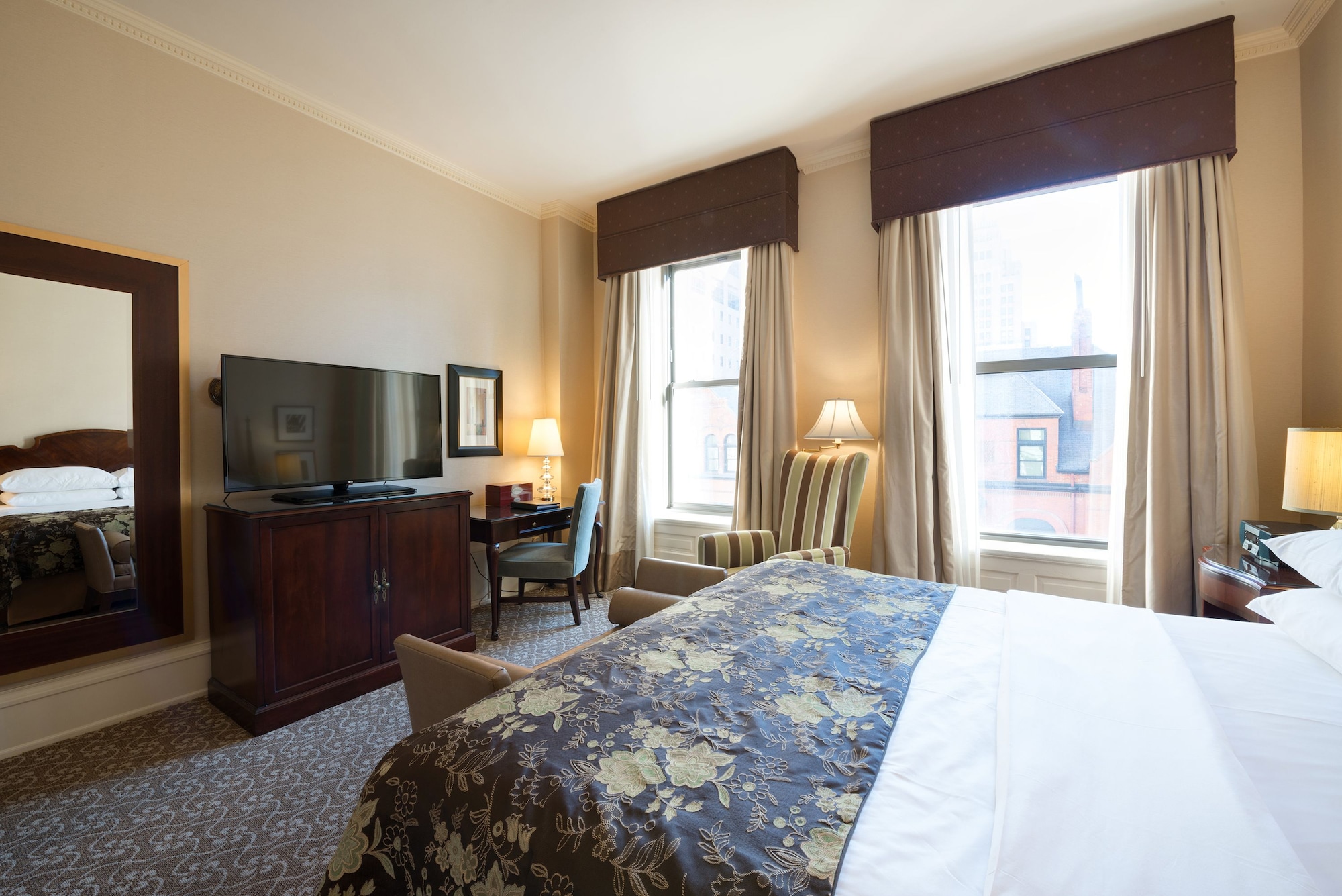 PFISTER, KING BED, ACCESSIBLE