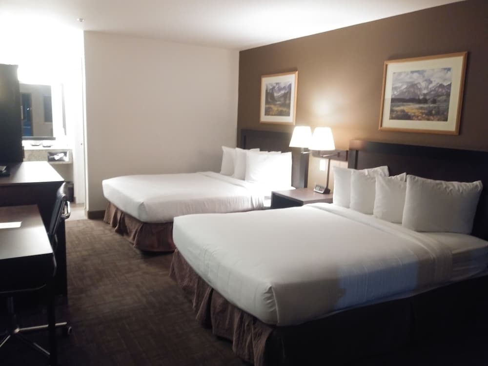 Sugarloaf Mt. Motel 16/40