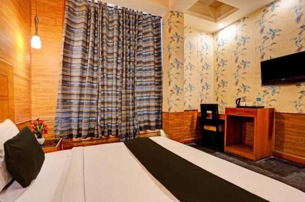 Oyo 421 One Hotel 33/44
