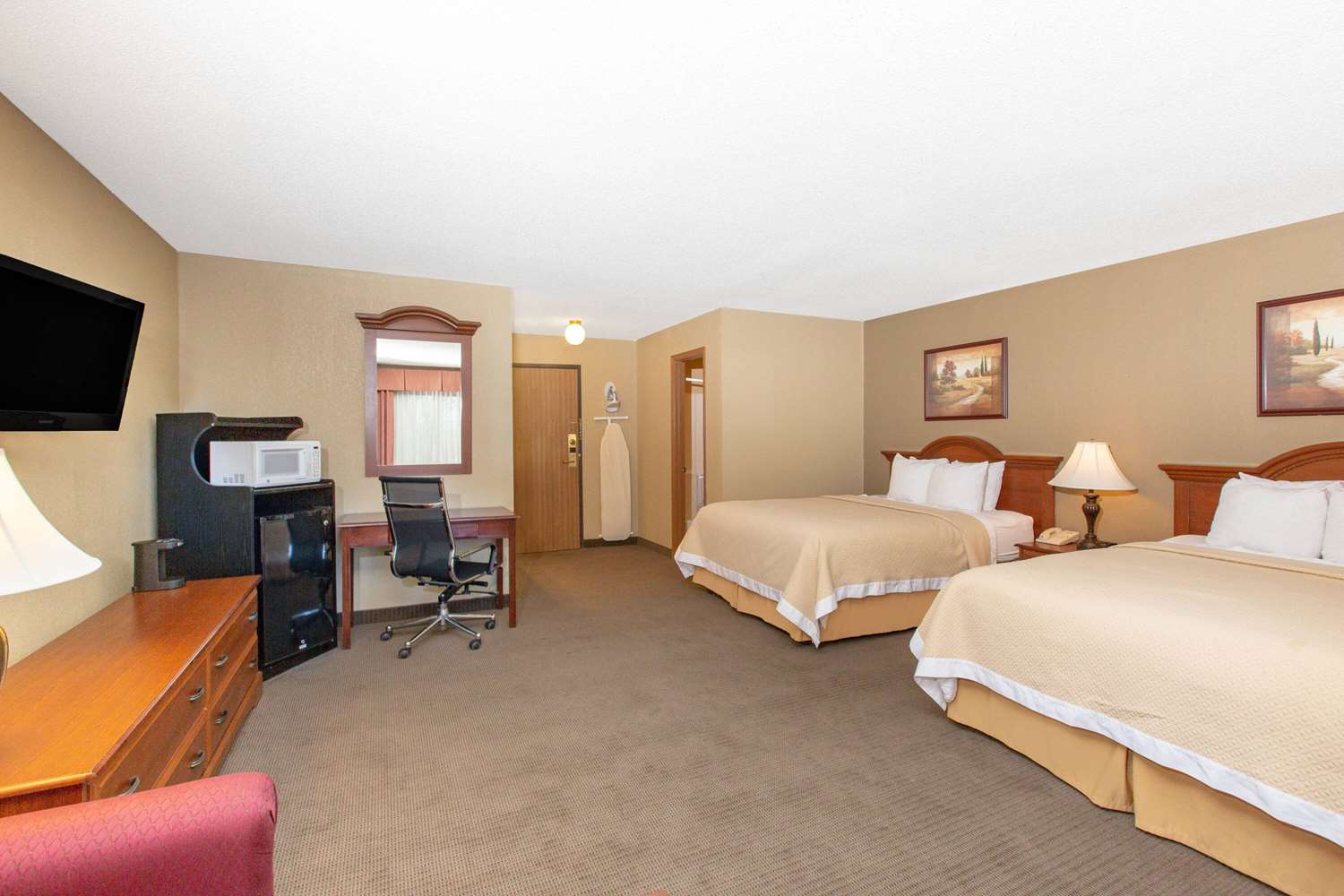 Days Inn by Wyndham Salina I-70 5/27