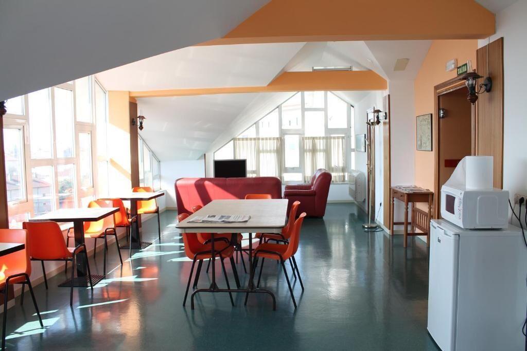 Hotel Albergue La Salle 33/55