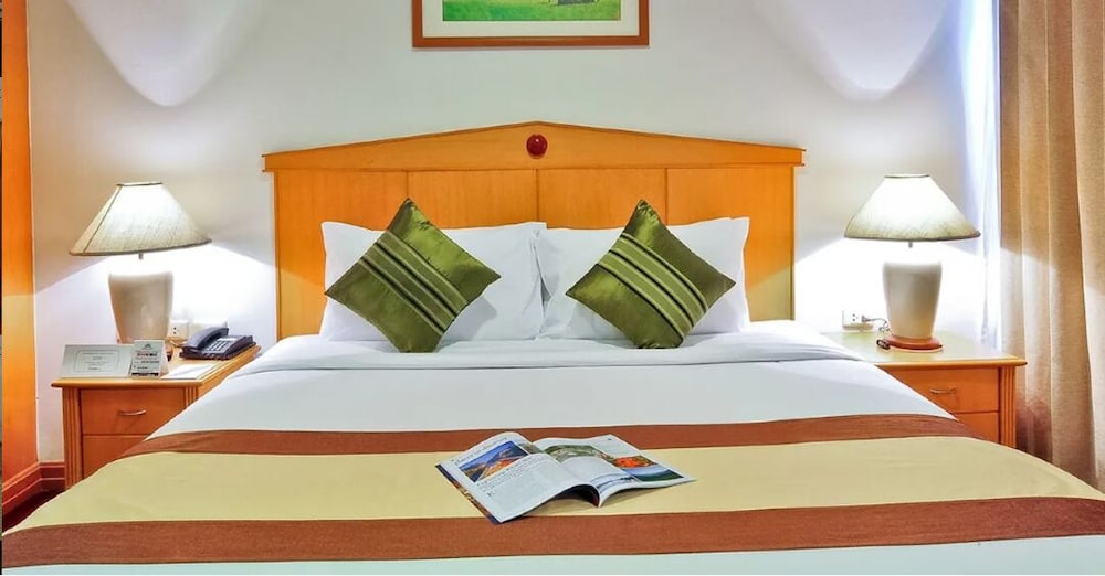 1 BEDROOM, PLUS, EXECUTIVE, SUITE
