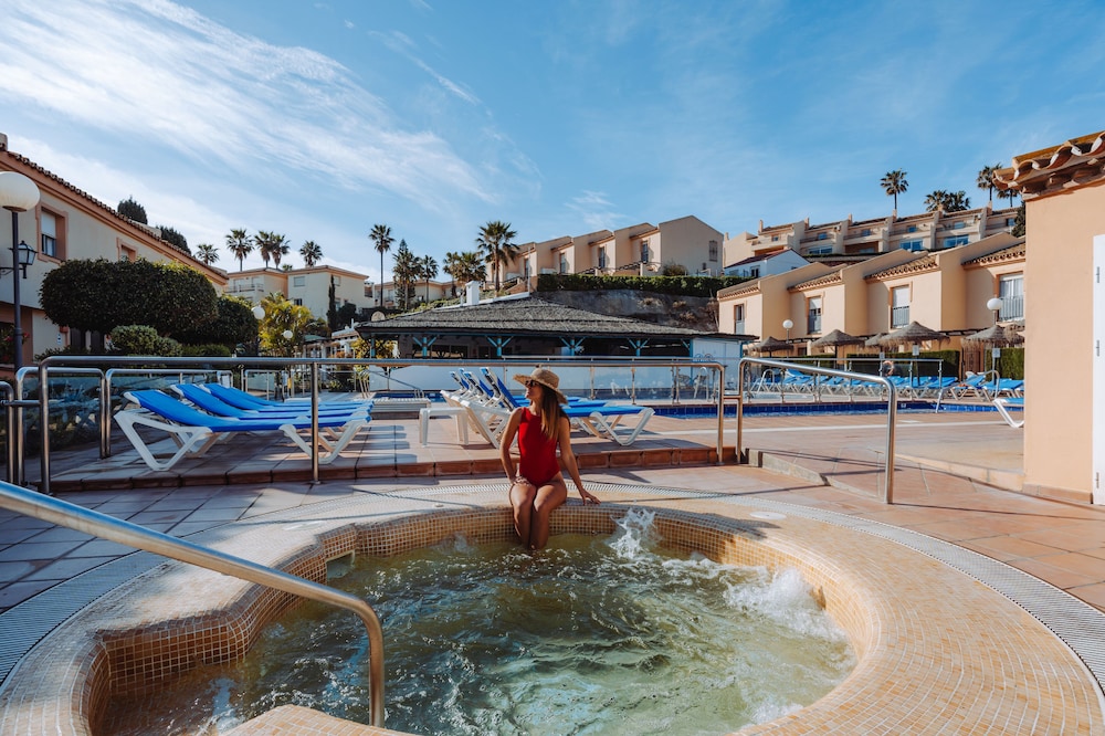 Ramada Hotel and Suites By Wyndham Costa Del Sol 45/75