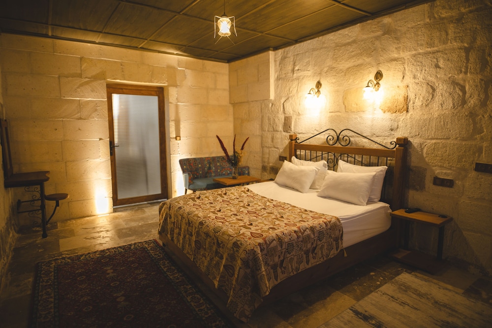 Cavusin Cave House 13/50