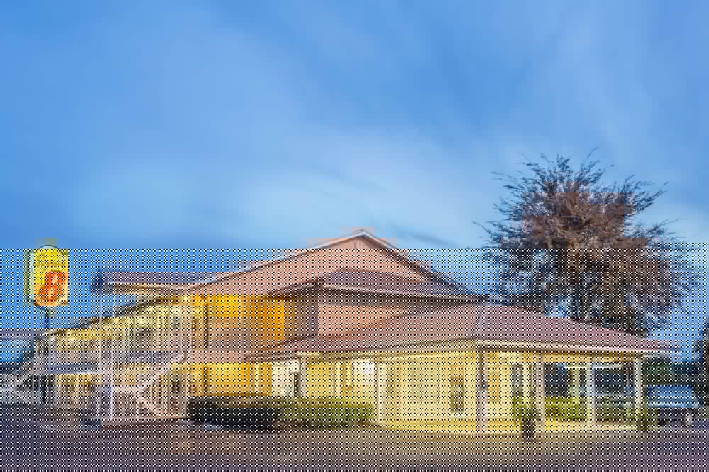Super 8 By Wyndham Madison 1/33