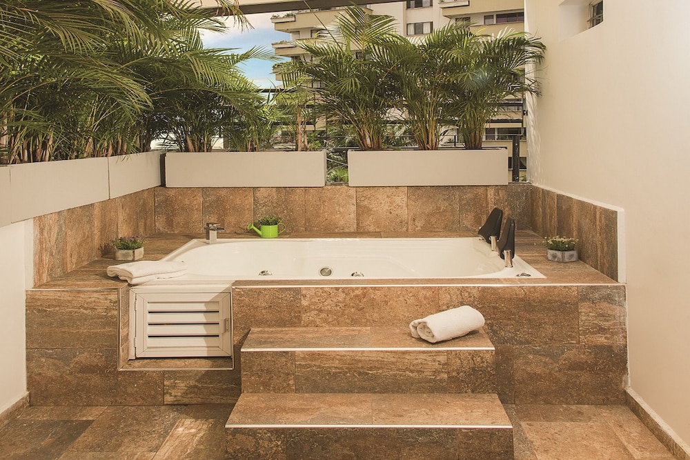 Azor Hotel Cali Versalles Ex Vizcaya Real 48/69