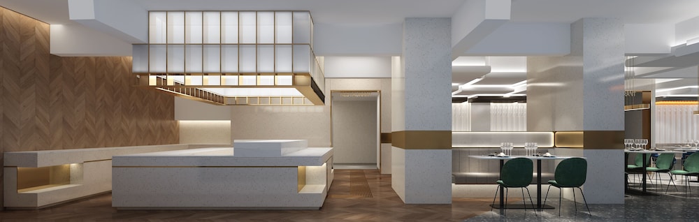 Superise Hotel 30/40