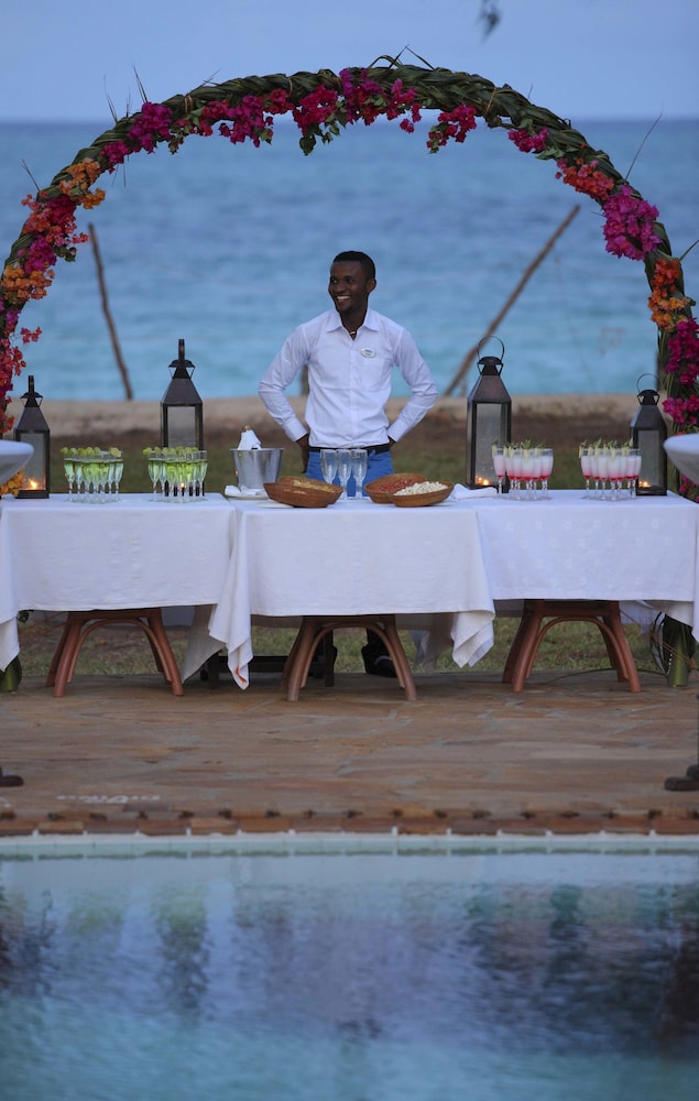 Bluebay Beach Resort & Spa 23/52