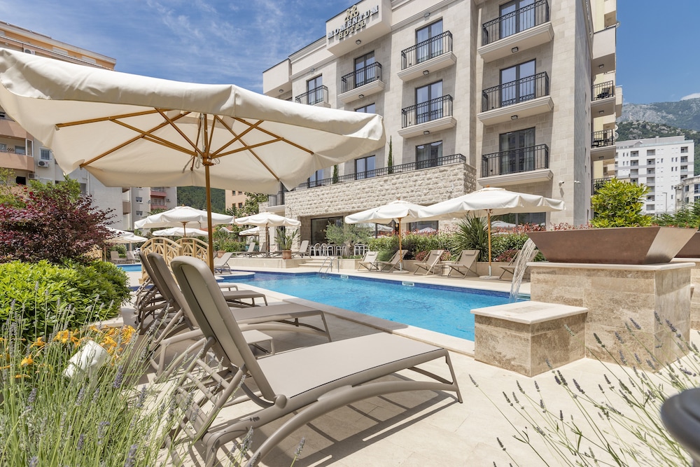 BOUTIQUE HOTEL MOMENTUM by Aycon 190/195