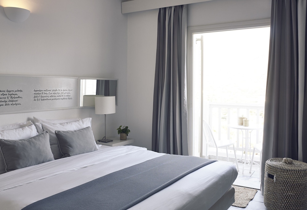 Cozy, Double Bed, Lateral Side Sea View