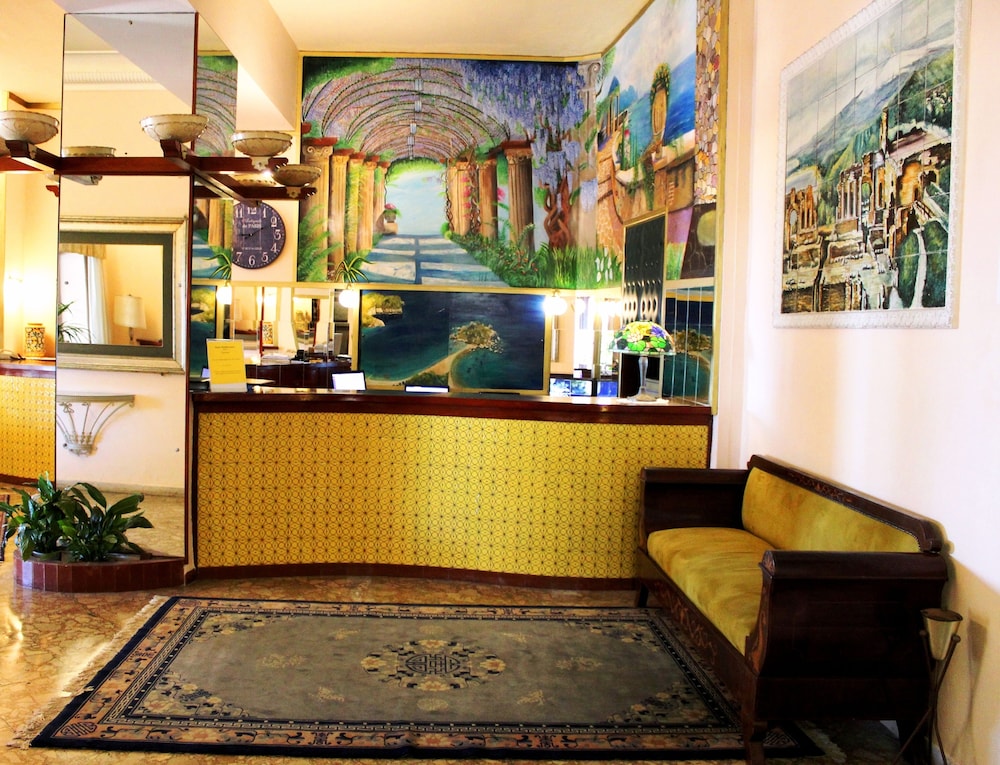 Mediterranee Hotel 7/63