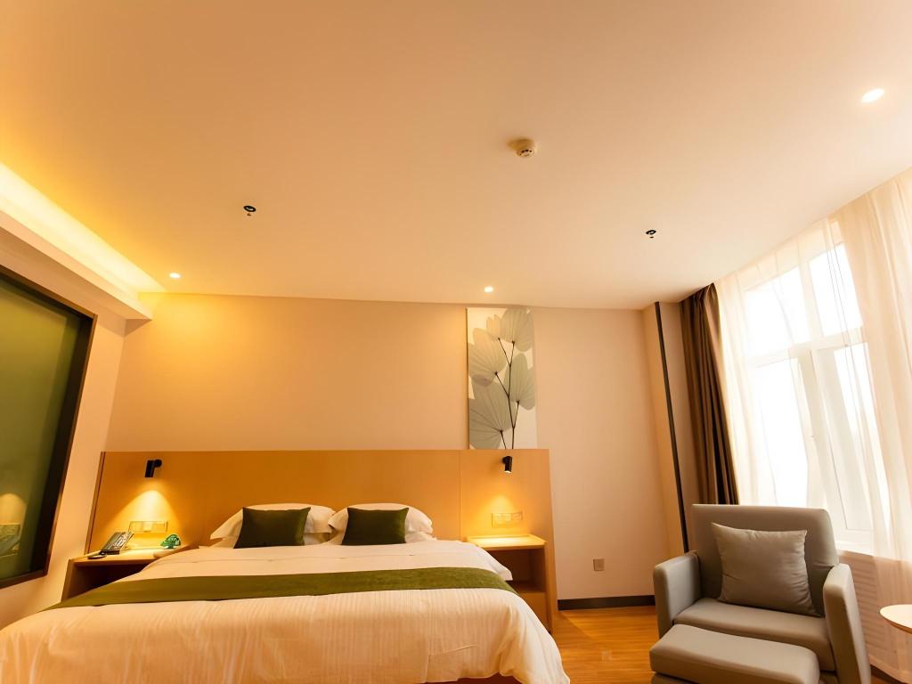 GreenTree Inn Pingliang Jinding Times Square 6/23