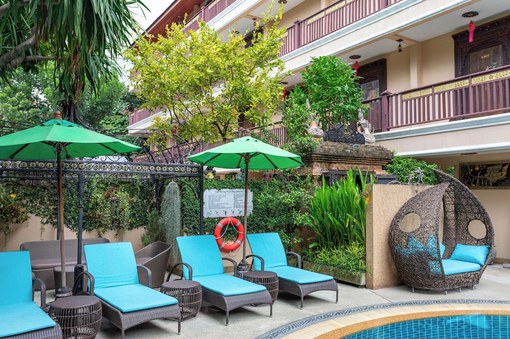 At Chiang Mai Hotel 41/50