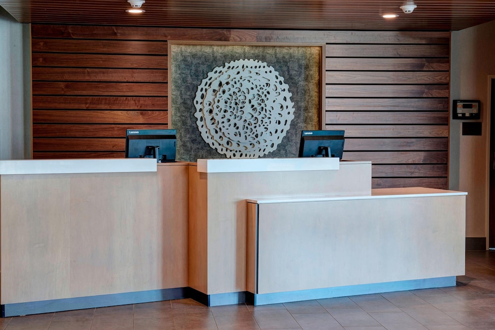 Fairfield Inn And Suites Columbus In 10/50