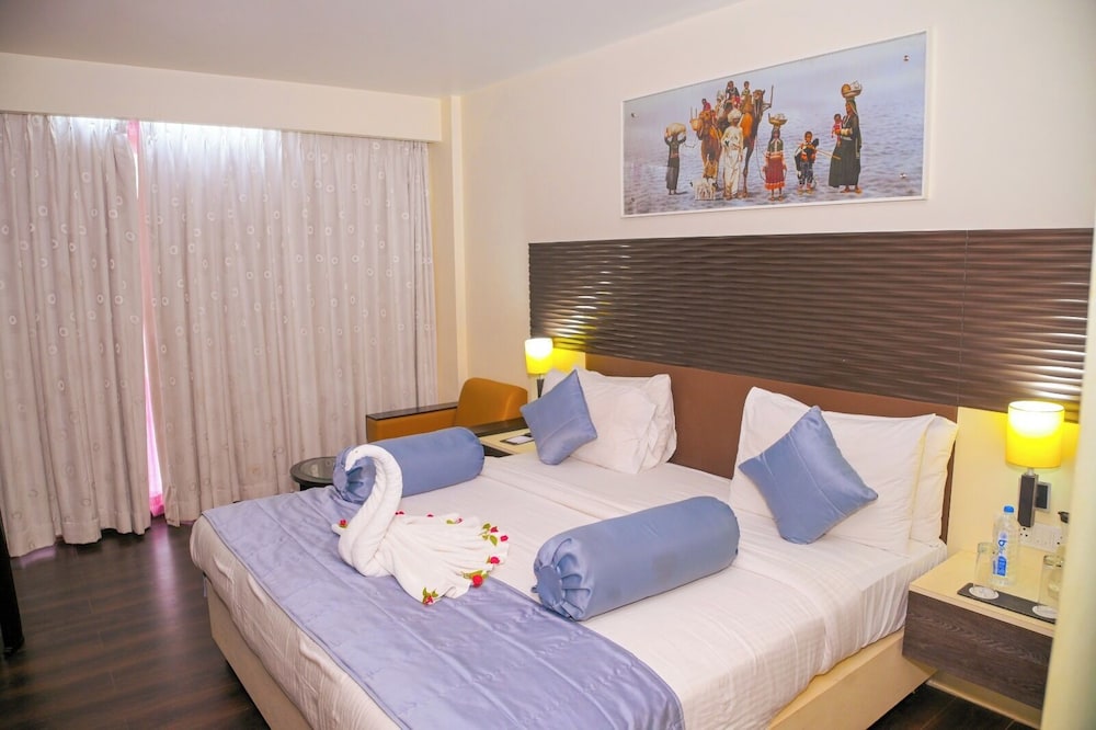 Ambar Sarovar Portico 24/48