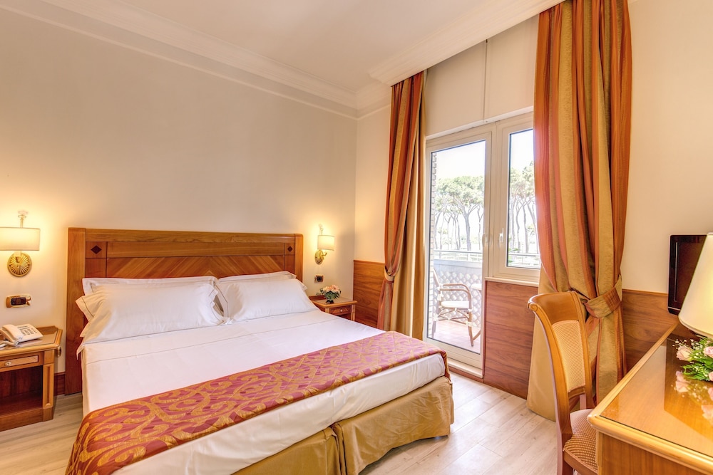SUPERIOR, DOUBLE OR TWIN BED, GARDEN VIEW