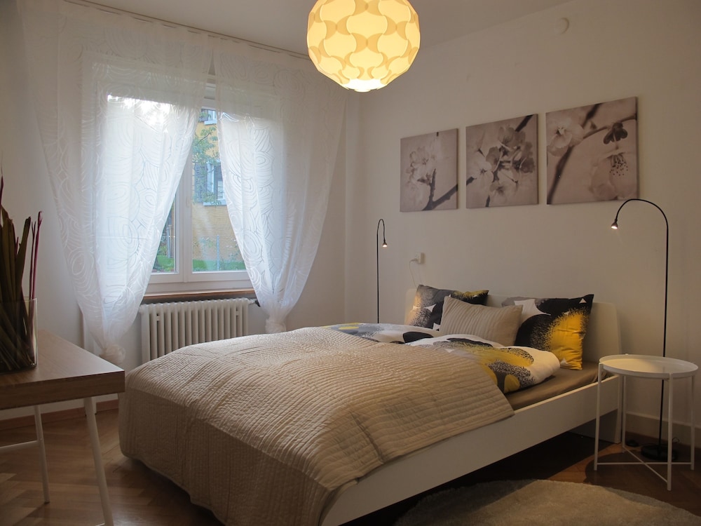 Newly Furnished Apartments In Zurich 12/50