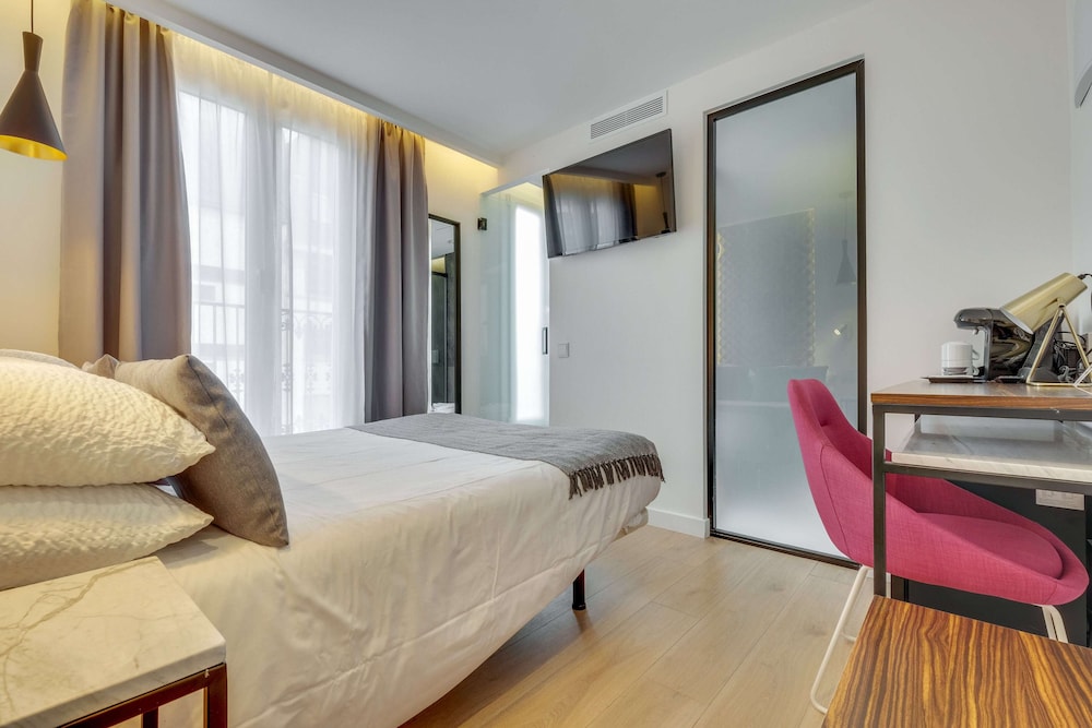 HOTEL BEAUSEJOUR 19/29