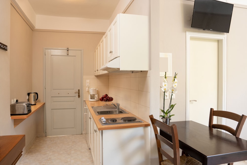 Talos Hotel Apartments 32/50