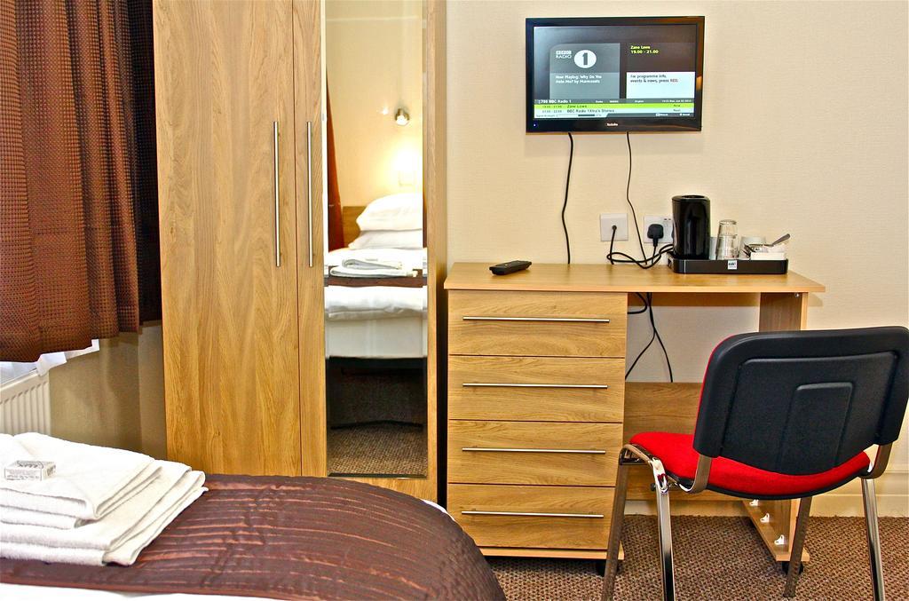 Central Hotel Golders Green 17/24