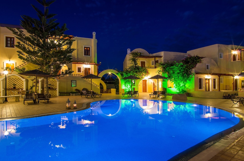 SMARAGDI APARTMENTS 2/55