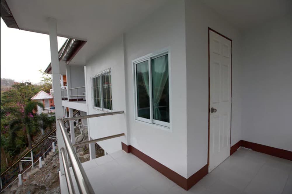 Koh Sichang Unseen 6/40