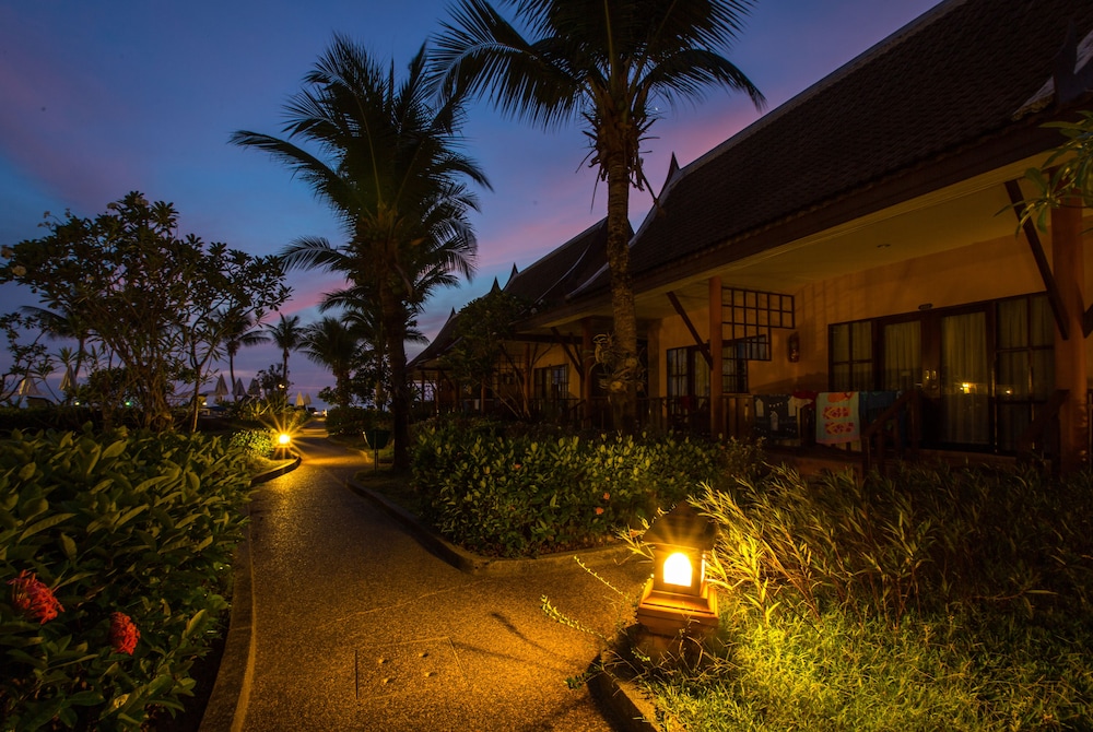 LANTA CASUARINA BEACH RESORT 48/59