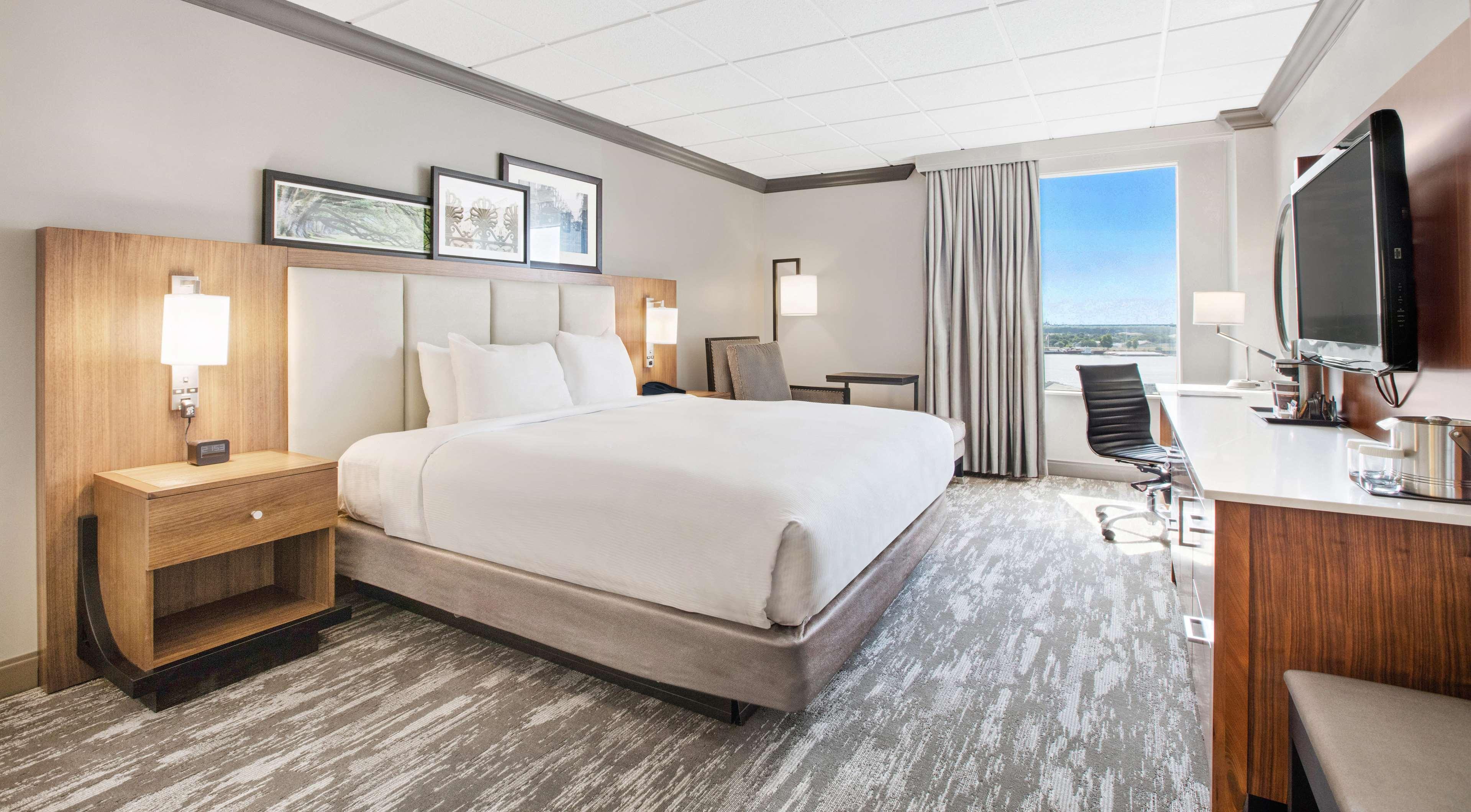 ROOM, KING BED, CITY OR RIVER VIEW