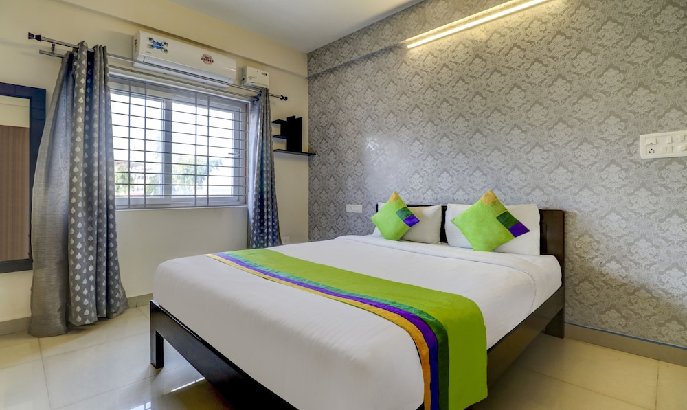 Hotel 12 Degrees West Egl 14/28