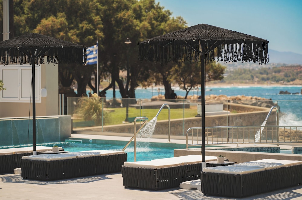 Elia Sea Suites 66/72
