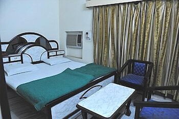 Regal Hotel 23/55