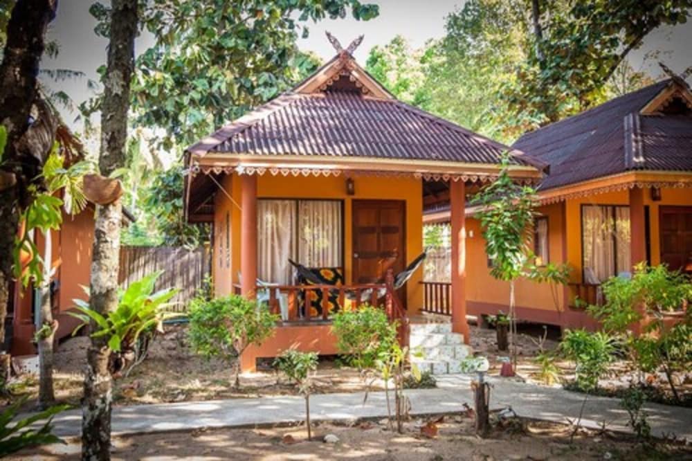 LANTA PEARL BEACH RESORT 8/78