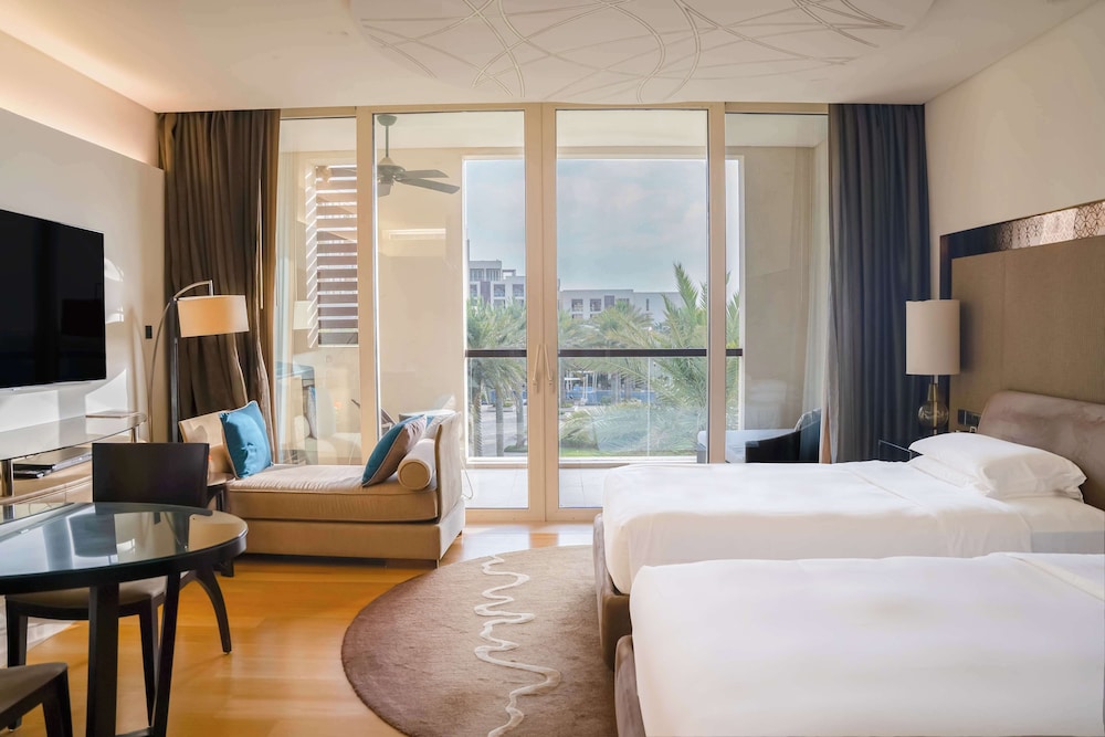ROOM, TWIN BEDS