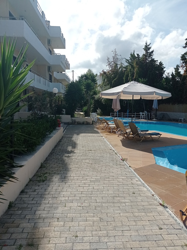 Alexandros Studios 28/40
