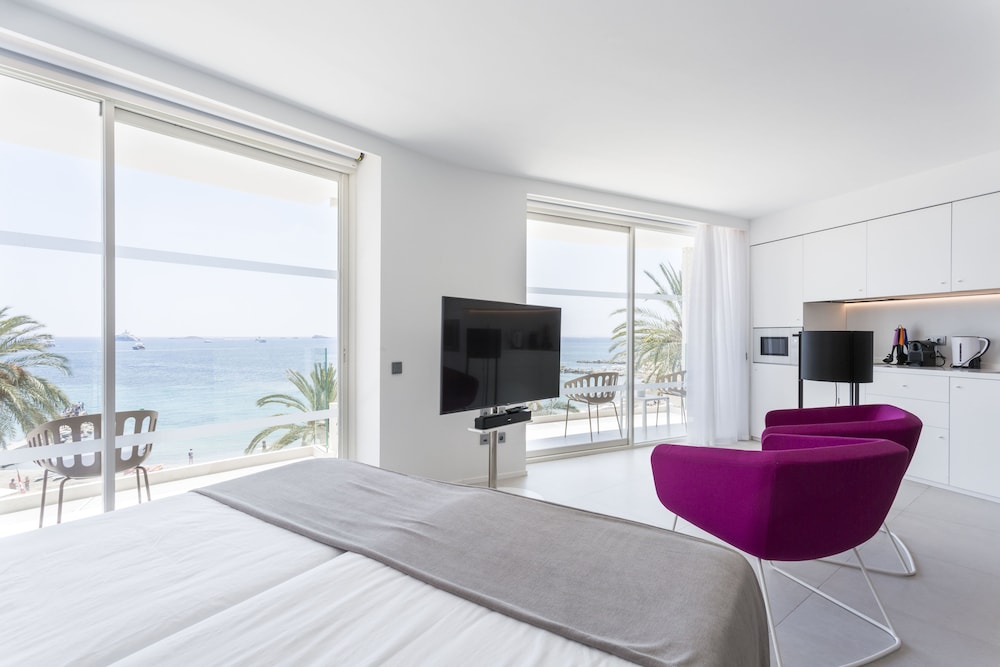 One Ibiza Suites 16/50