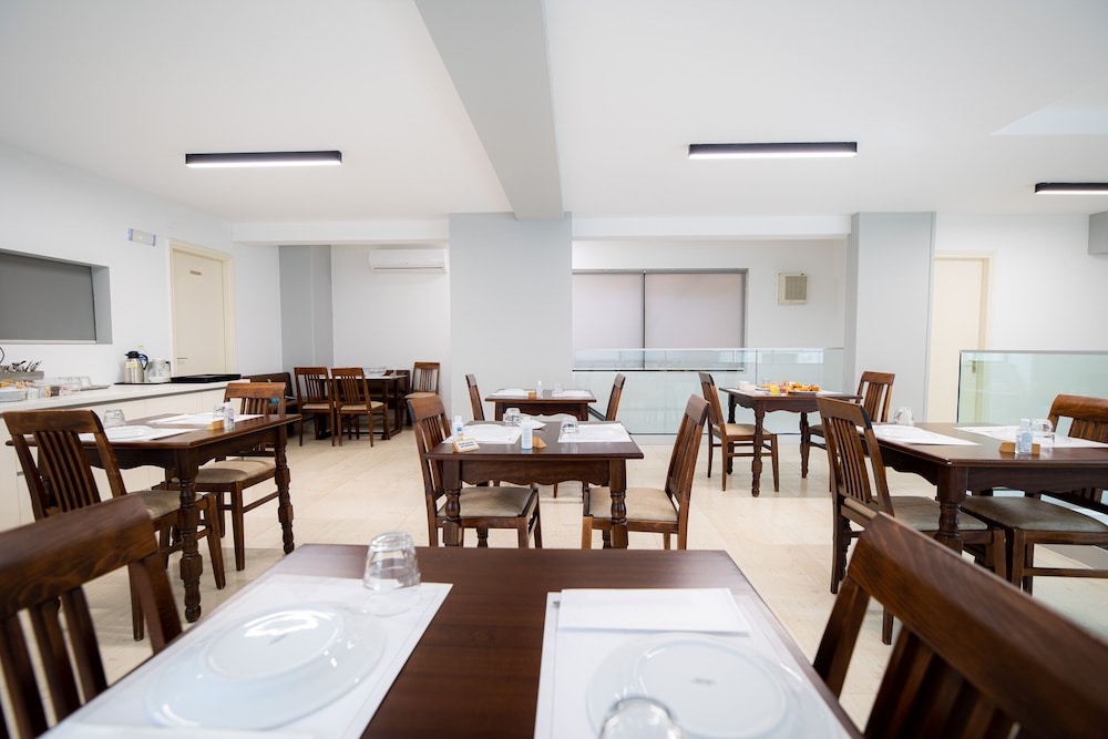 Philippos Hotel 48/63